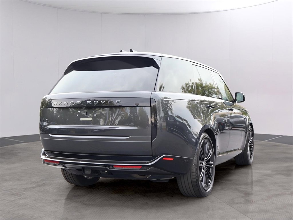 Used 2025 Land Rover Range Rover SE image 5