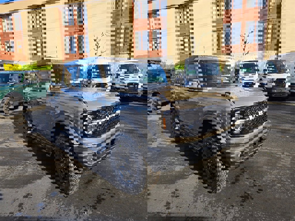 New 2025 Ford Bronco Outer Banks image 3