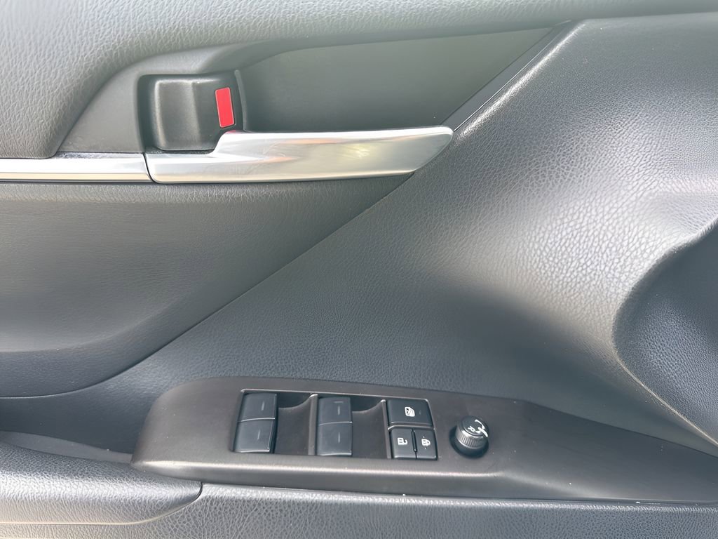 Used 2024 Toyota Camry SE image 23