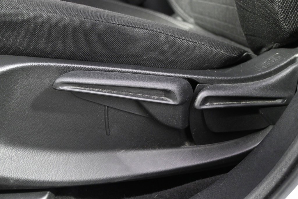 Used 2023 Honda HR-V LX image 14