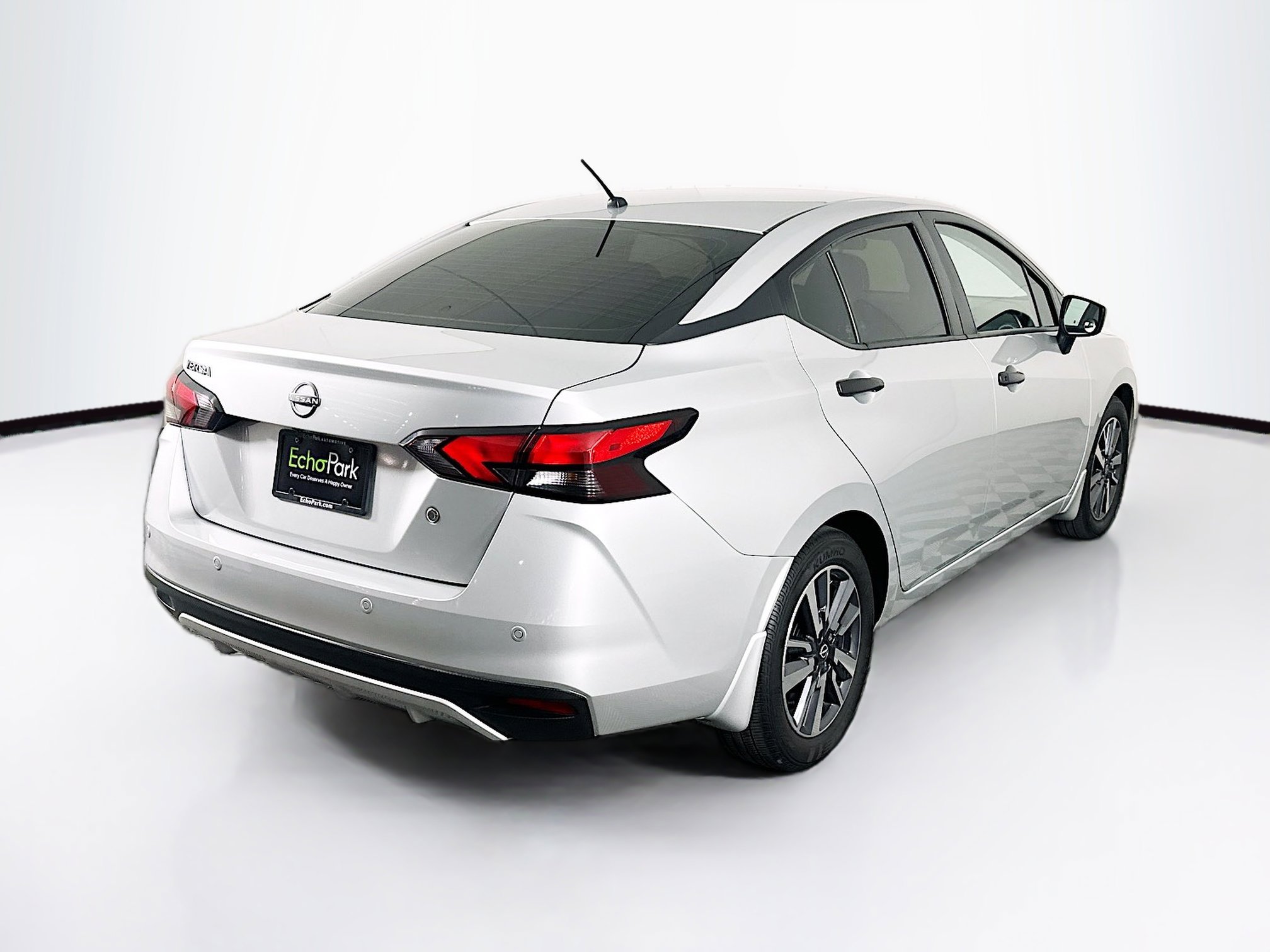 Used 2024 Nissan Versa S w/ S Plus Package image 9