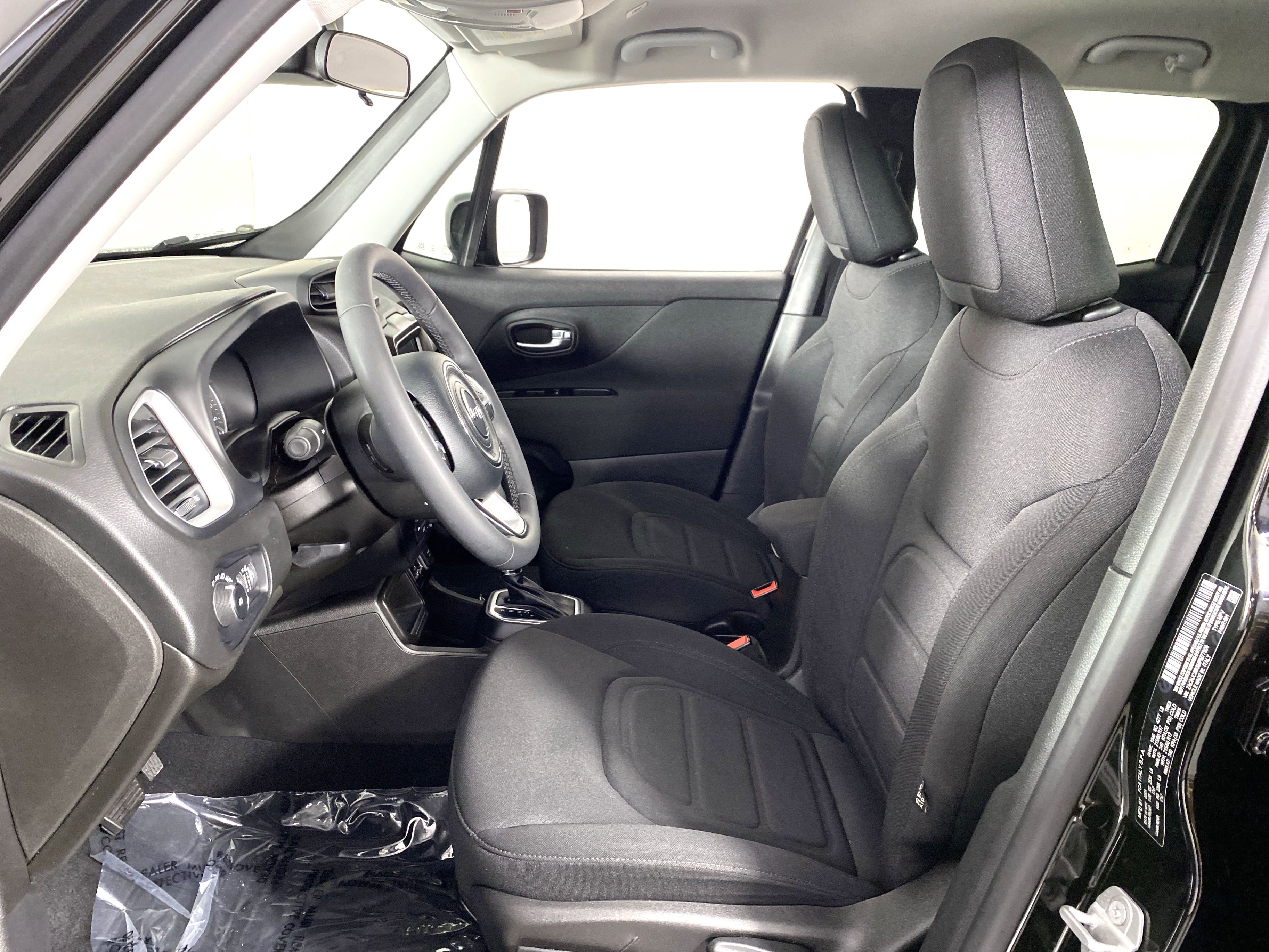 Used 2021 Jeep Renegade Latitude FWD image 14