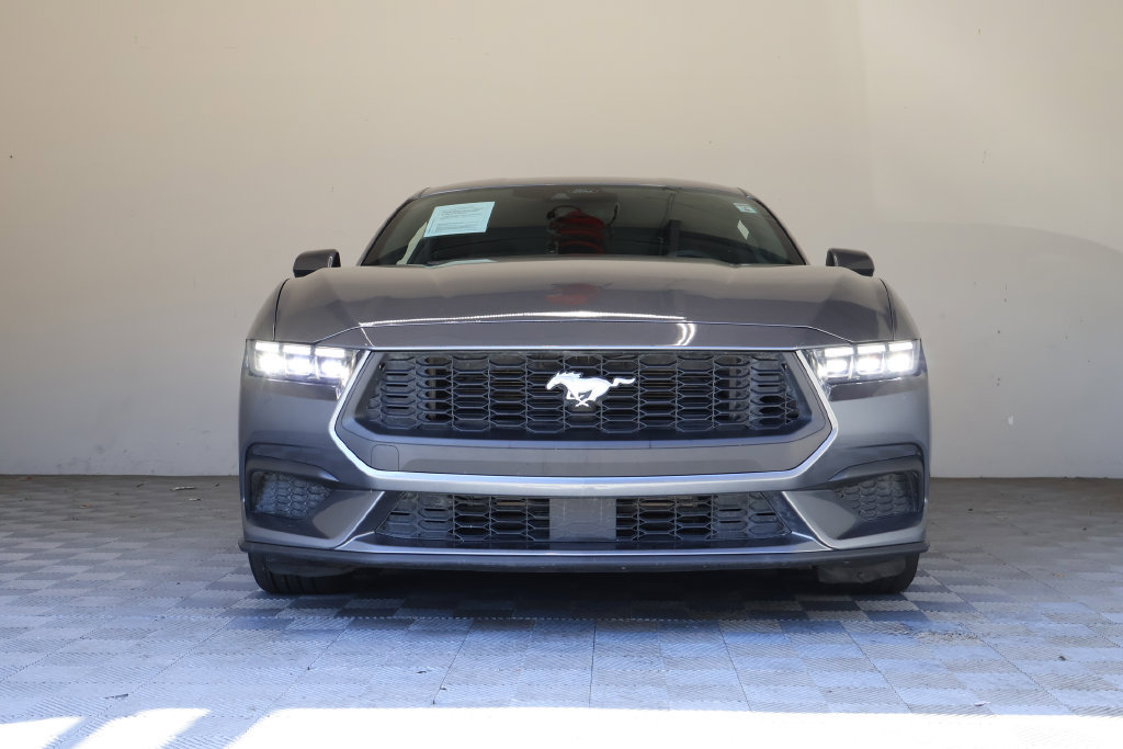 Used 2024 Ford Mustang Coupe RWD image 4