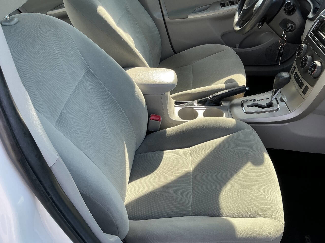 Used 2012 Toyota Corolla LE FWD image 27