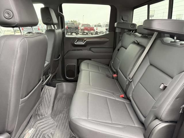 Used 2025 Chevrolet Silverado 1500 LT Trail Boss w/ Convenience Package II AWD/4WD image 15