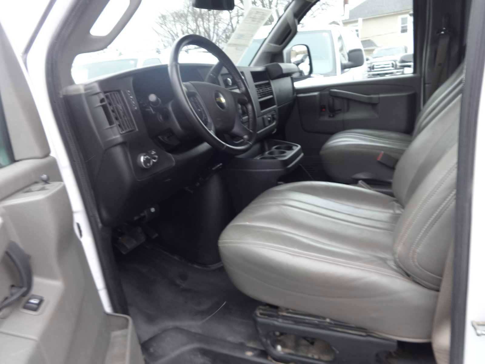 Used 2021 Chevrolet Express 2500 w/ Driver Convenience Package image 11