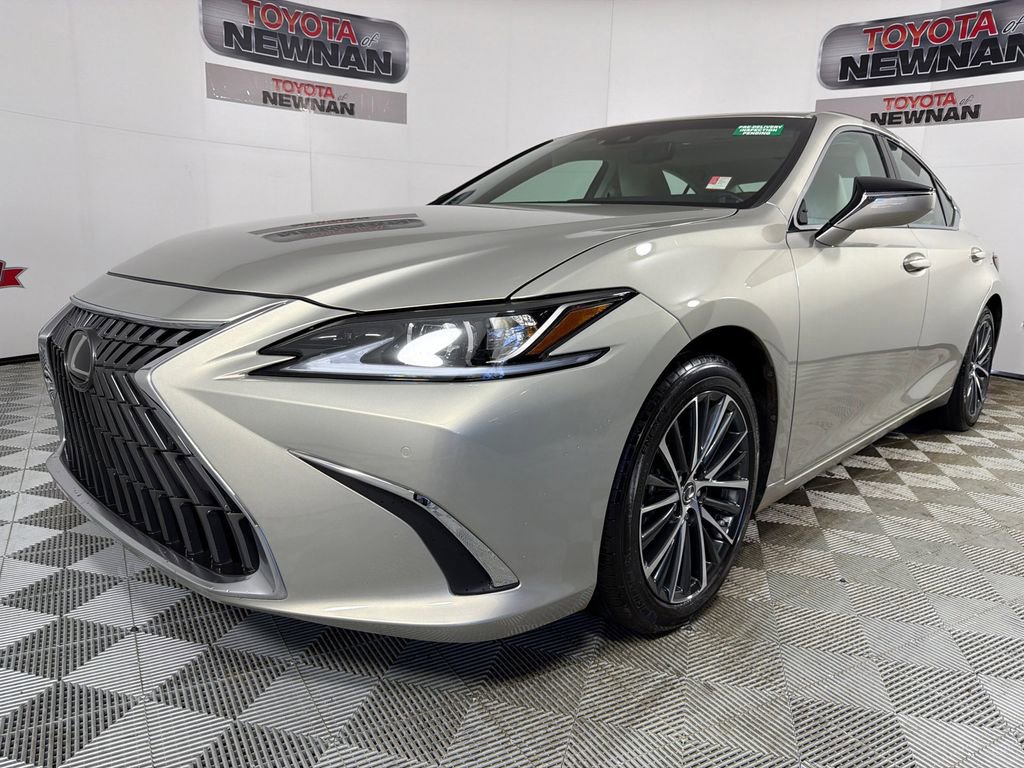 Used 2025 Lexus ES 300h w/ Premium Package image 8