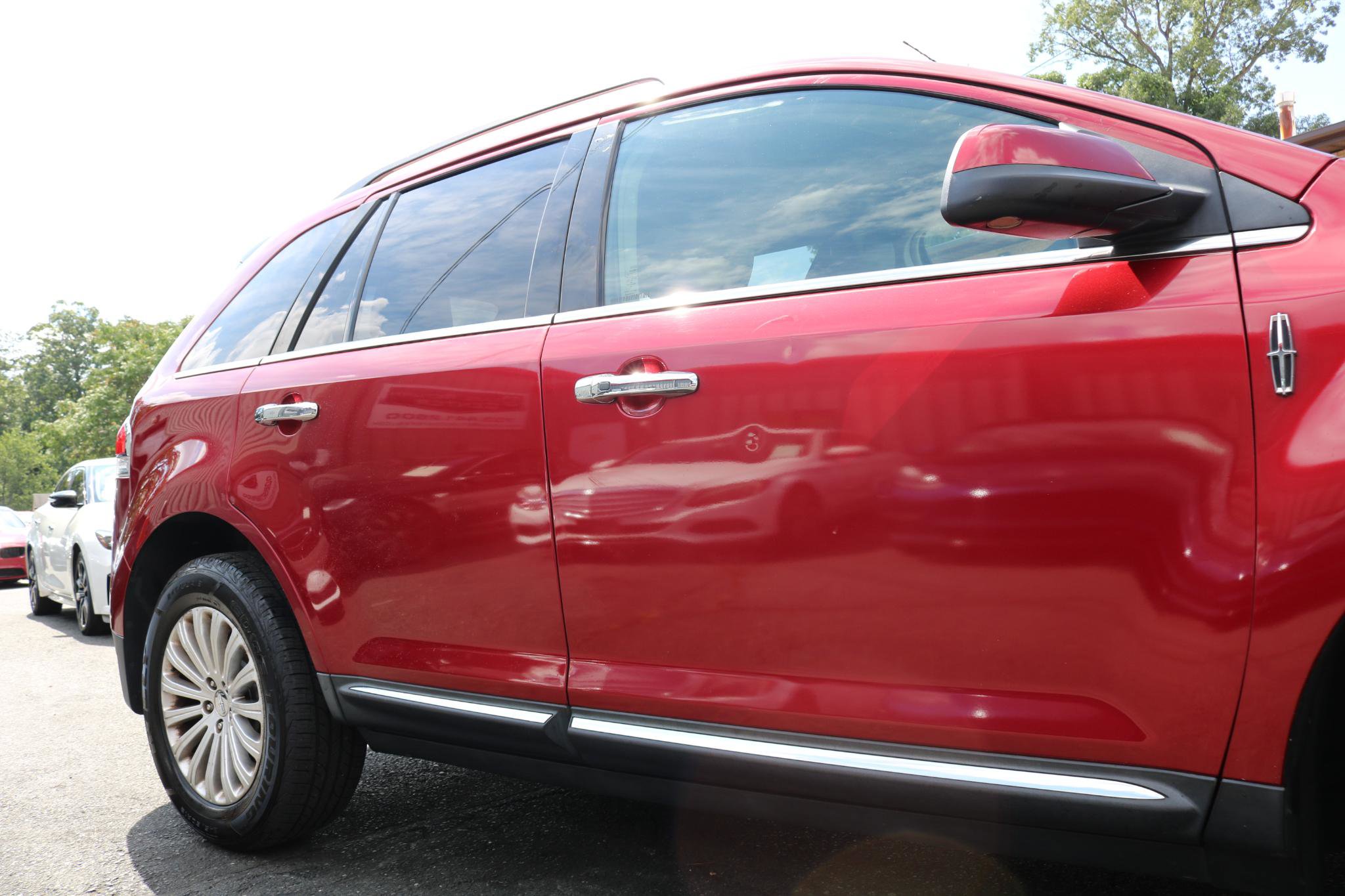 Used 2015 Lincoln MKX FWD w/ Walnut Swirl Wood Package image 12