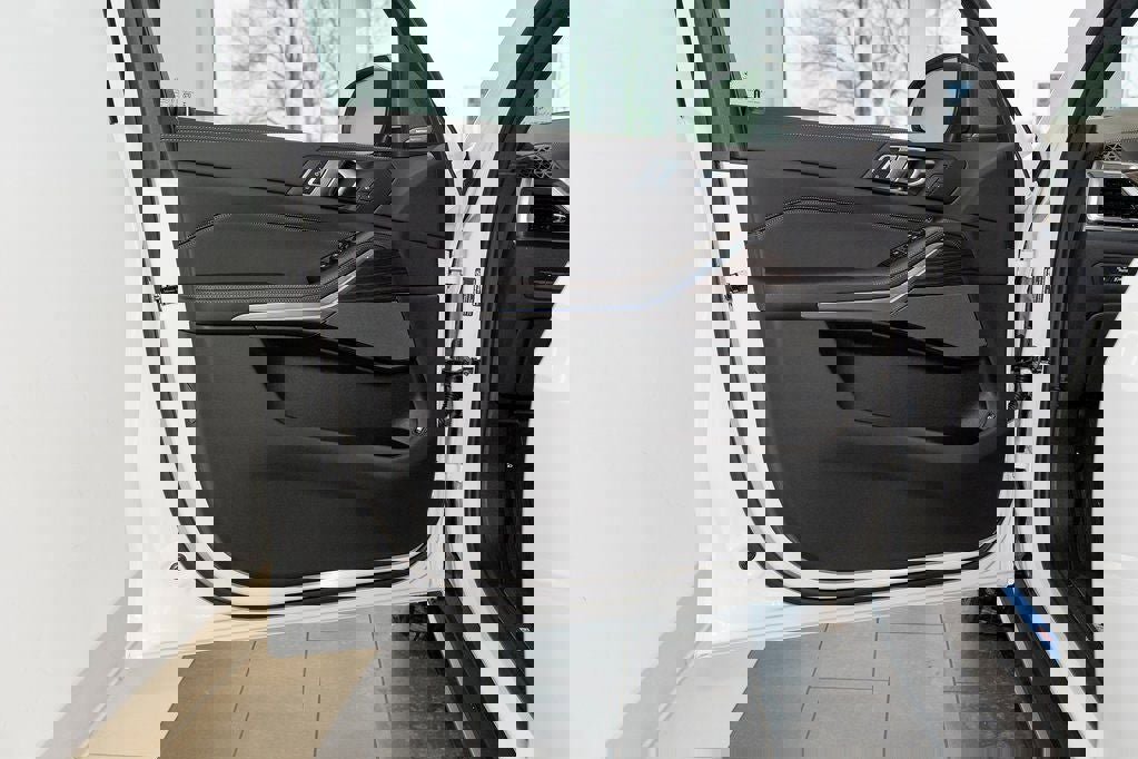 New 2026 BMW X5 xDrive50e w/ Premium Package image 12