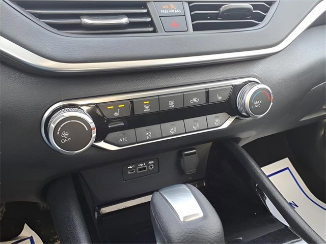 Used 2021 Nissan Altima 2.5 SV w/ SV Premium Package image 18