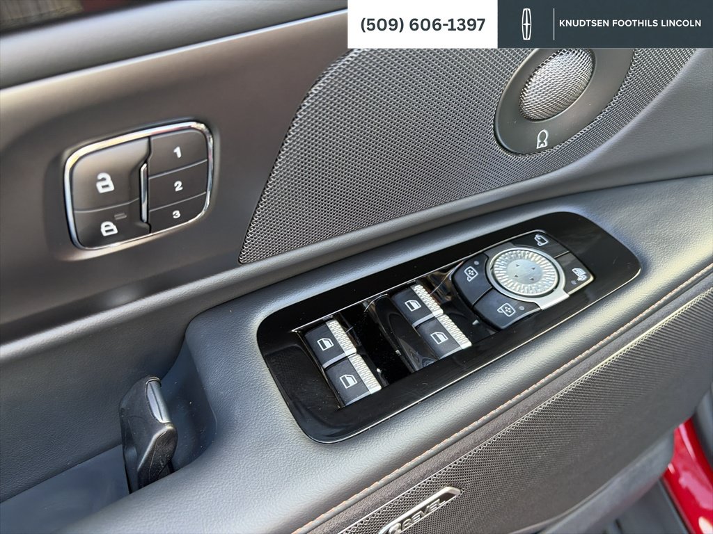 Used 2026 Lincoln Nautilus Reserve AWD/4WD image 19
