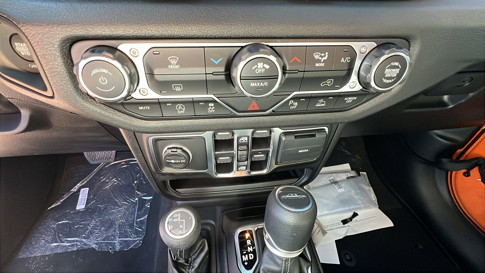 New 2025 Jeep Gladiator Sport image 26