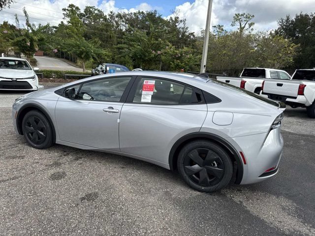 New 2026 Toyota Prius Plug-In Hybrid FWD image 4