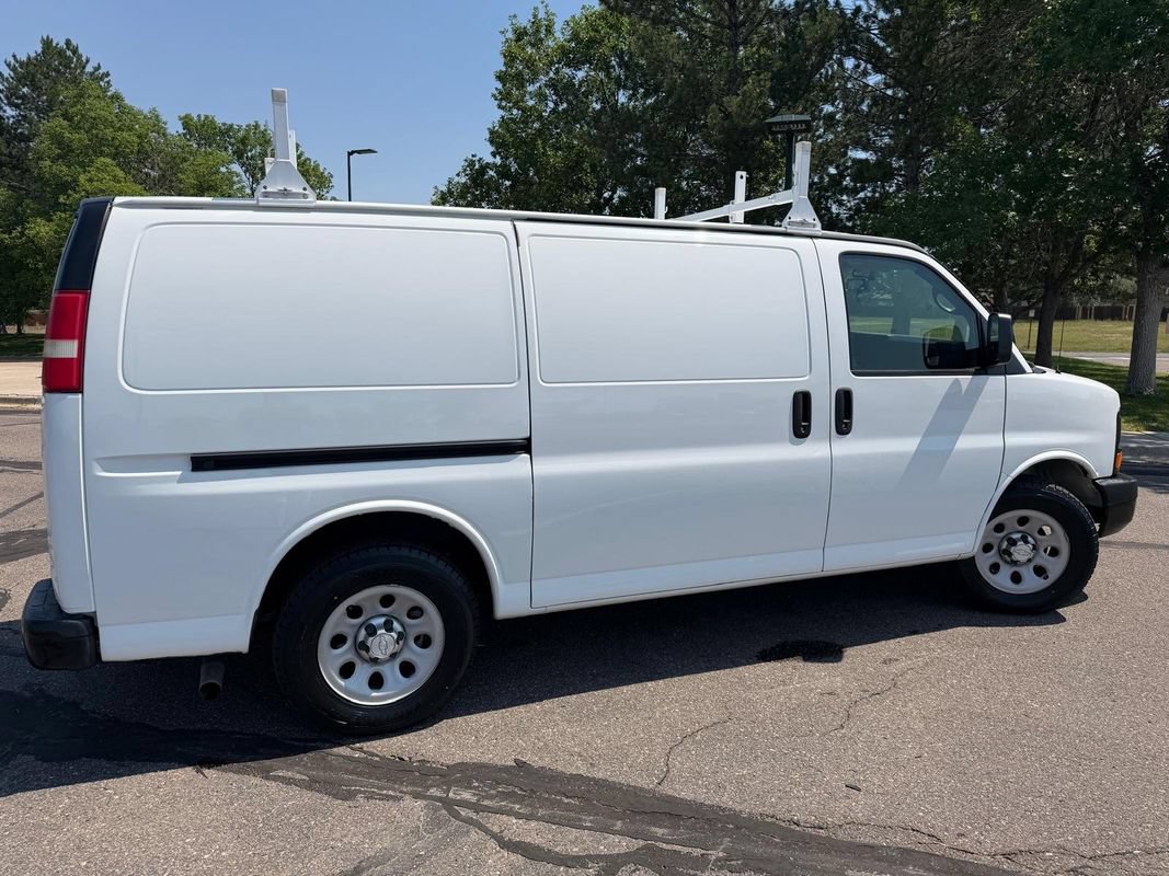 Used 2014 Chevrolet Express 1500 RWD image 4