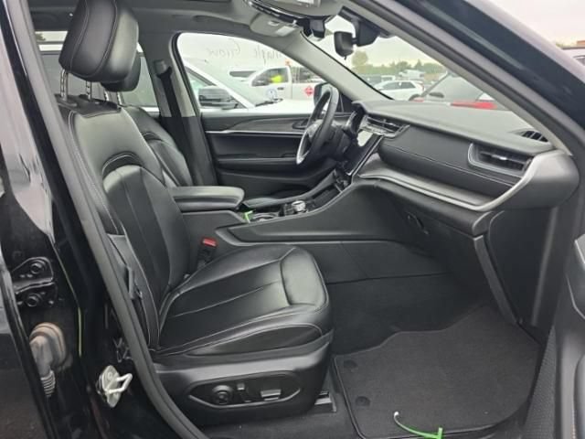 Used 2023 Jeep Grand Cherokee Limited AWD/4WD image 20