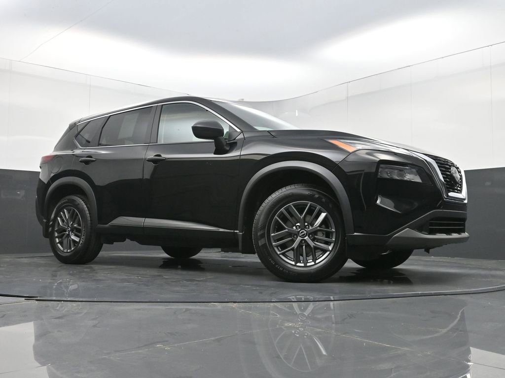 Used 2023 Nissan Rogue S image 21