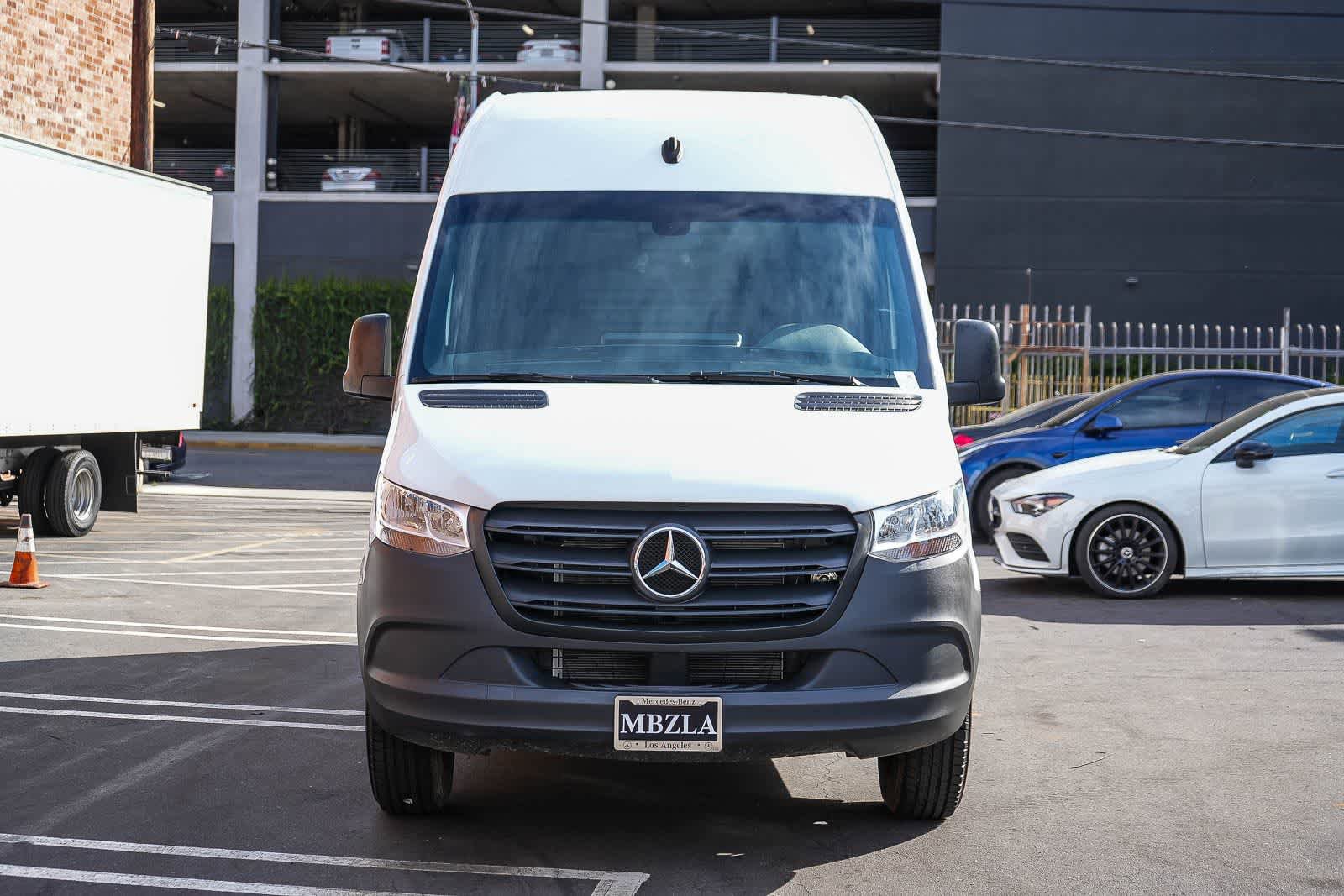 Used 2023 Mercedes-Benz Sprinter 2500 image 2