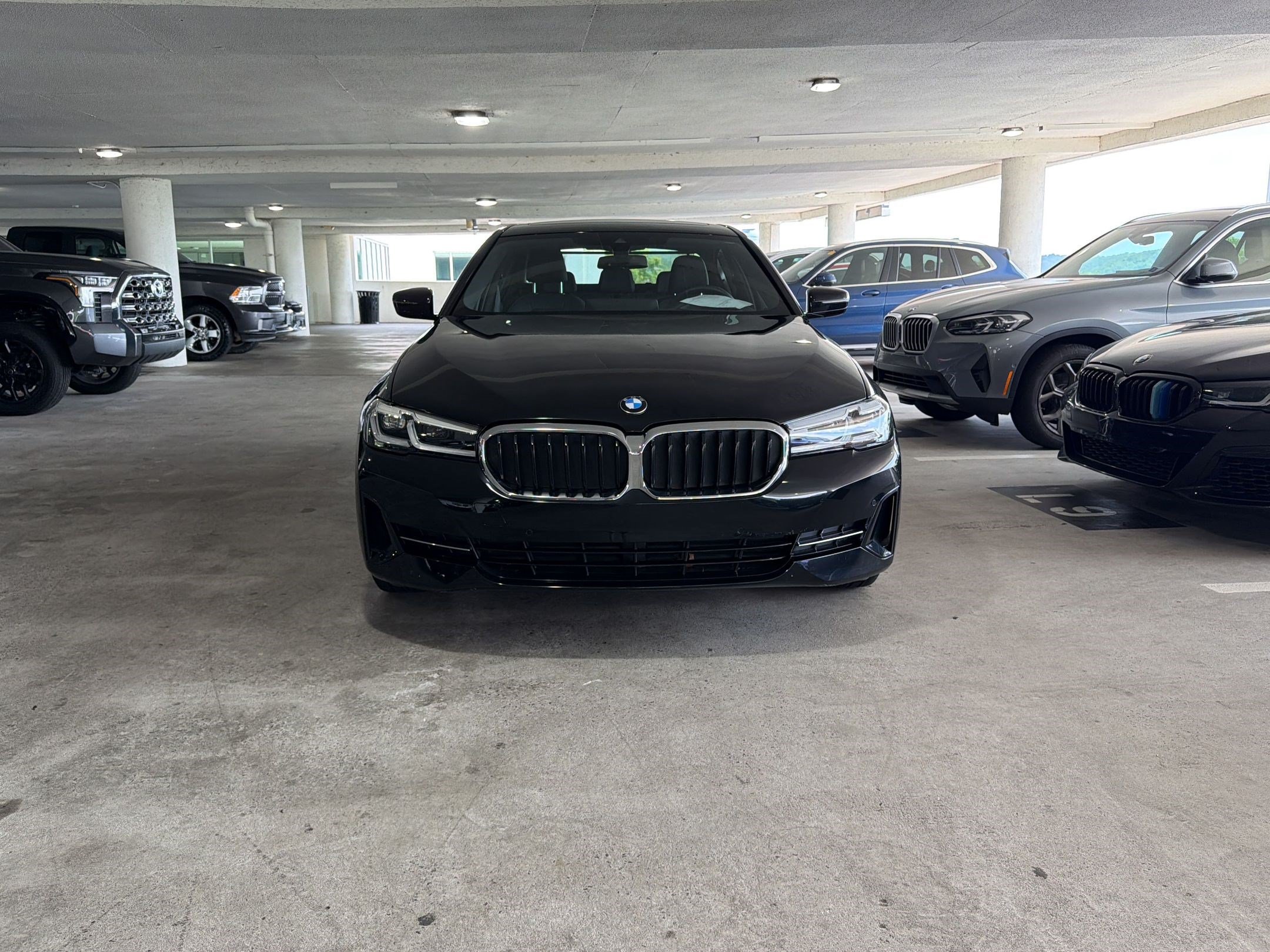Used 2023 BMW 530i w/ Executive Package RWD image 4
