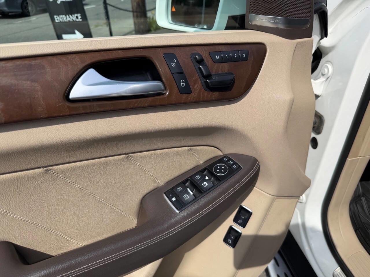 Used 2016 Mercedes-Benz GL 450 4MATIC w/ Premium I Package image 52