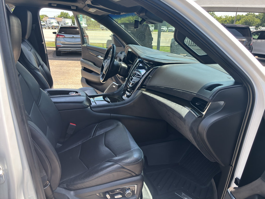 Used 2018 Cadillac Escalade ESV Platinum AWD/4WD image 20