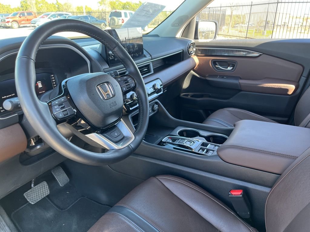 Used 2025 Honda Pilot Elite image 19