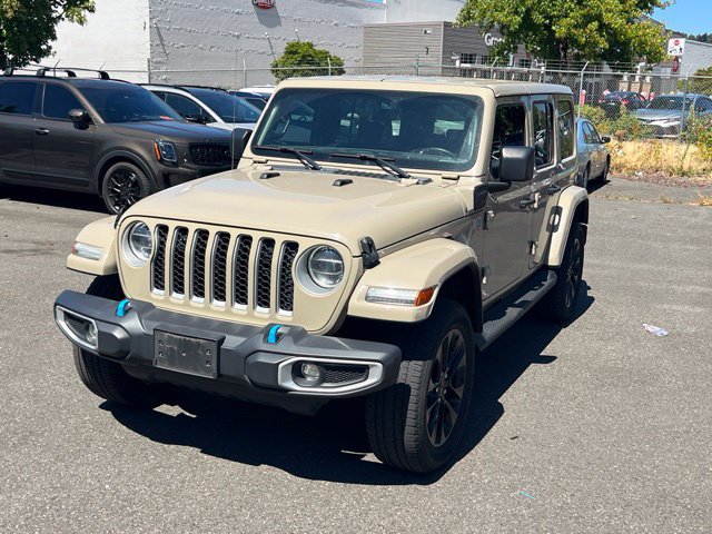 Used 2022 Jeep Wrangler Unlimited Sahara w/ Cold Weather Group AWD/4WD image 3
