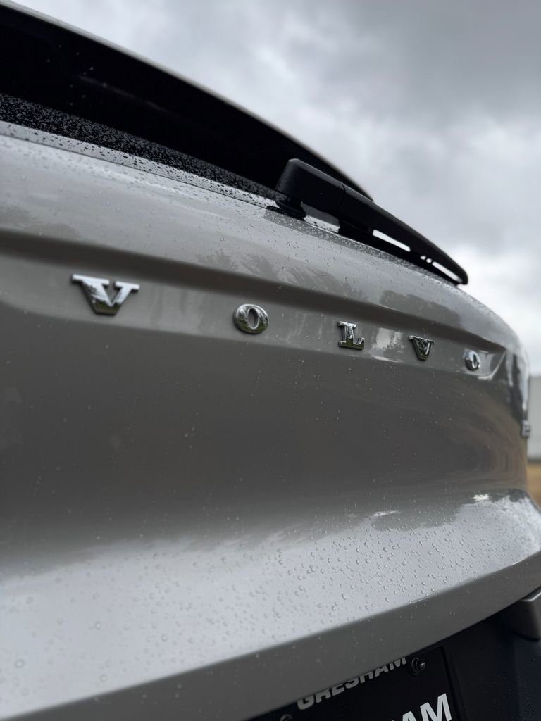Used 2024 Volvo XC40 B5 Core AWD/4WD image 44