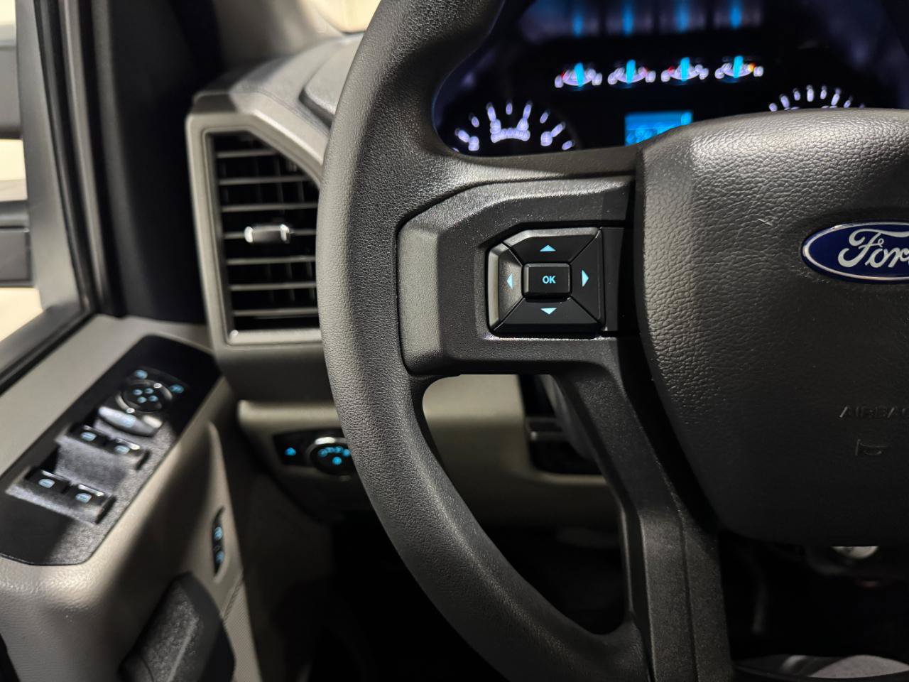 Used 2022 Ford F250 XL w/ Power Equipment Group AWD/4WD image 22