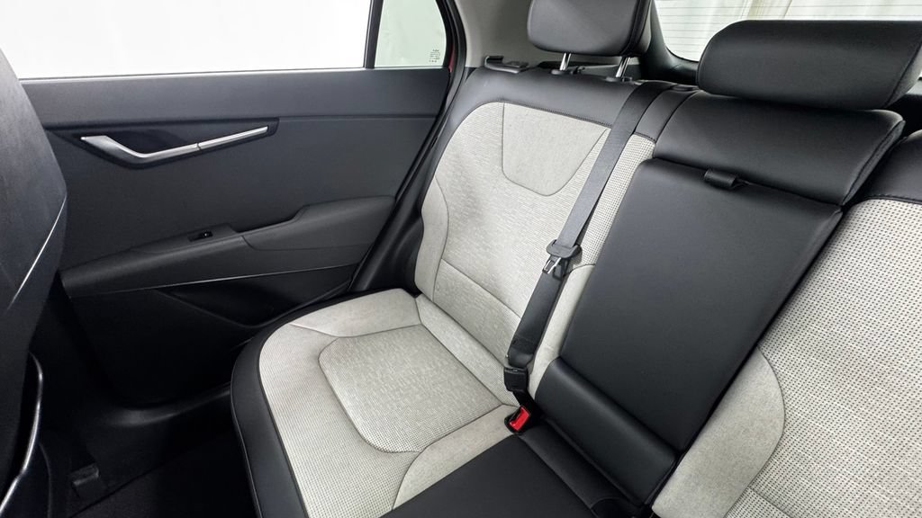 New 2026 Kia Niro FWD image 14