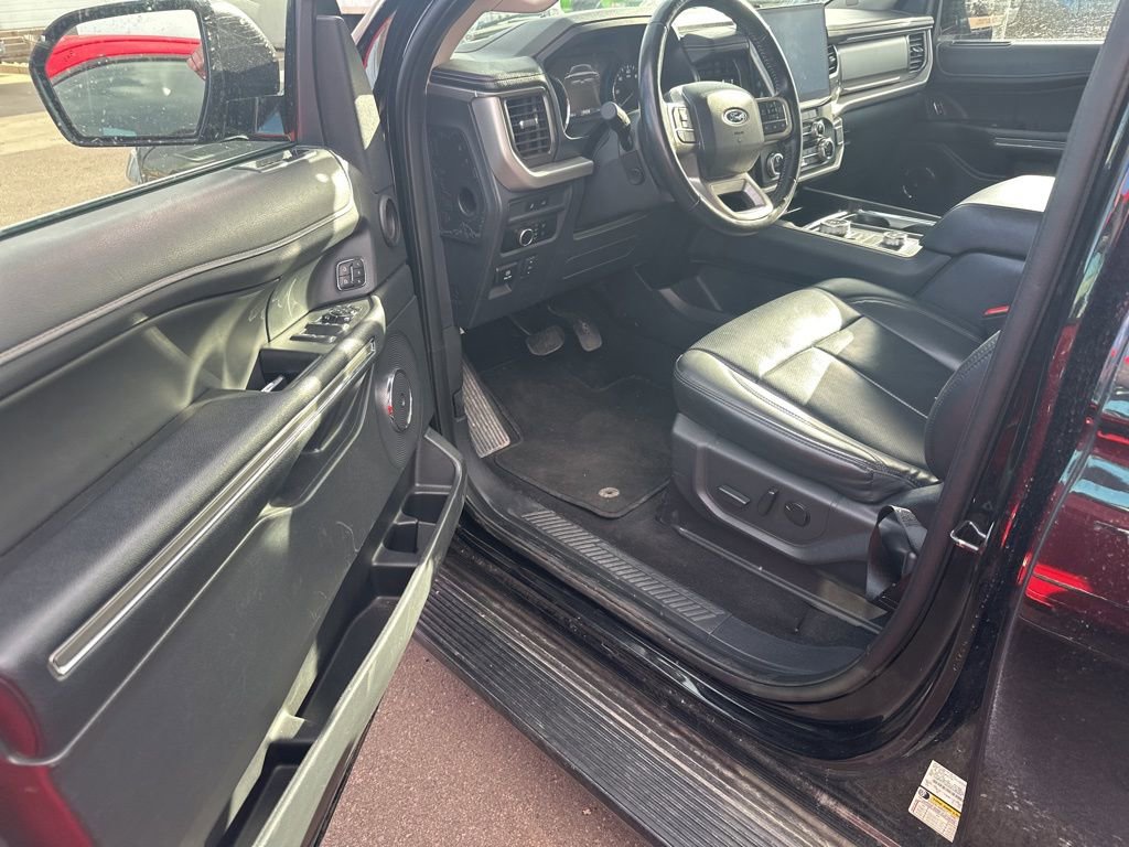 Used 2024 Ford Expedition XLT AWD/4WD image 17