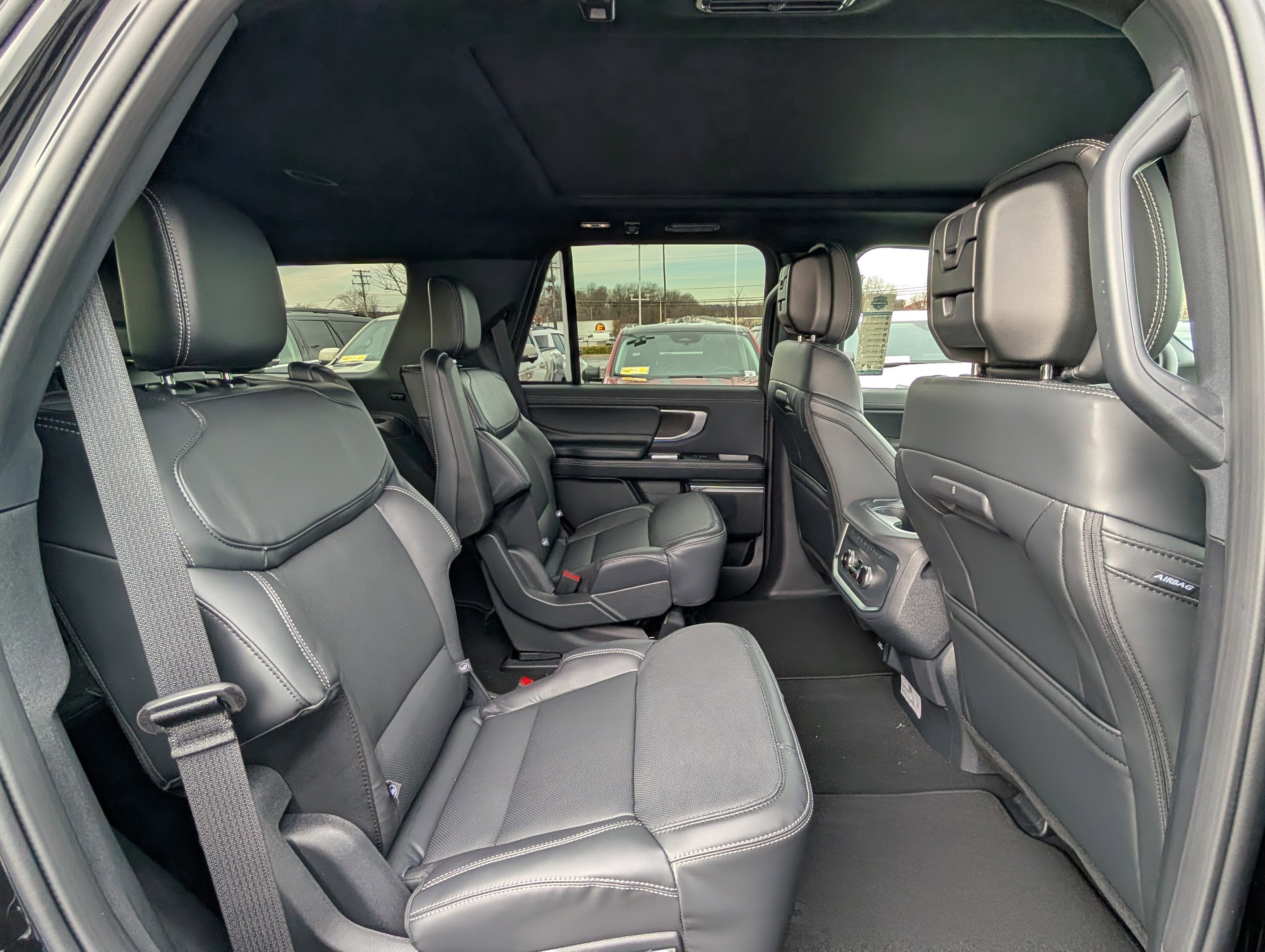 New 2026 Ford Expedition Platinum w/ Stealth Appearance Package image 7