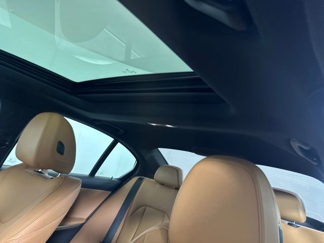 Used 2022 BMW 330i xDrive Sedan w/ M Sport Package image 12