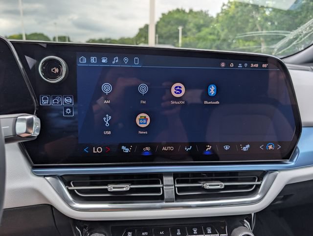 New 2026 Chevrolet Equinox EV LT FWD image 18