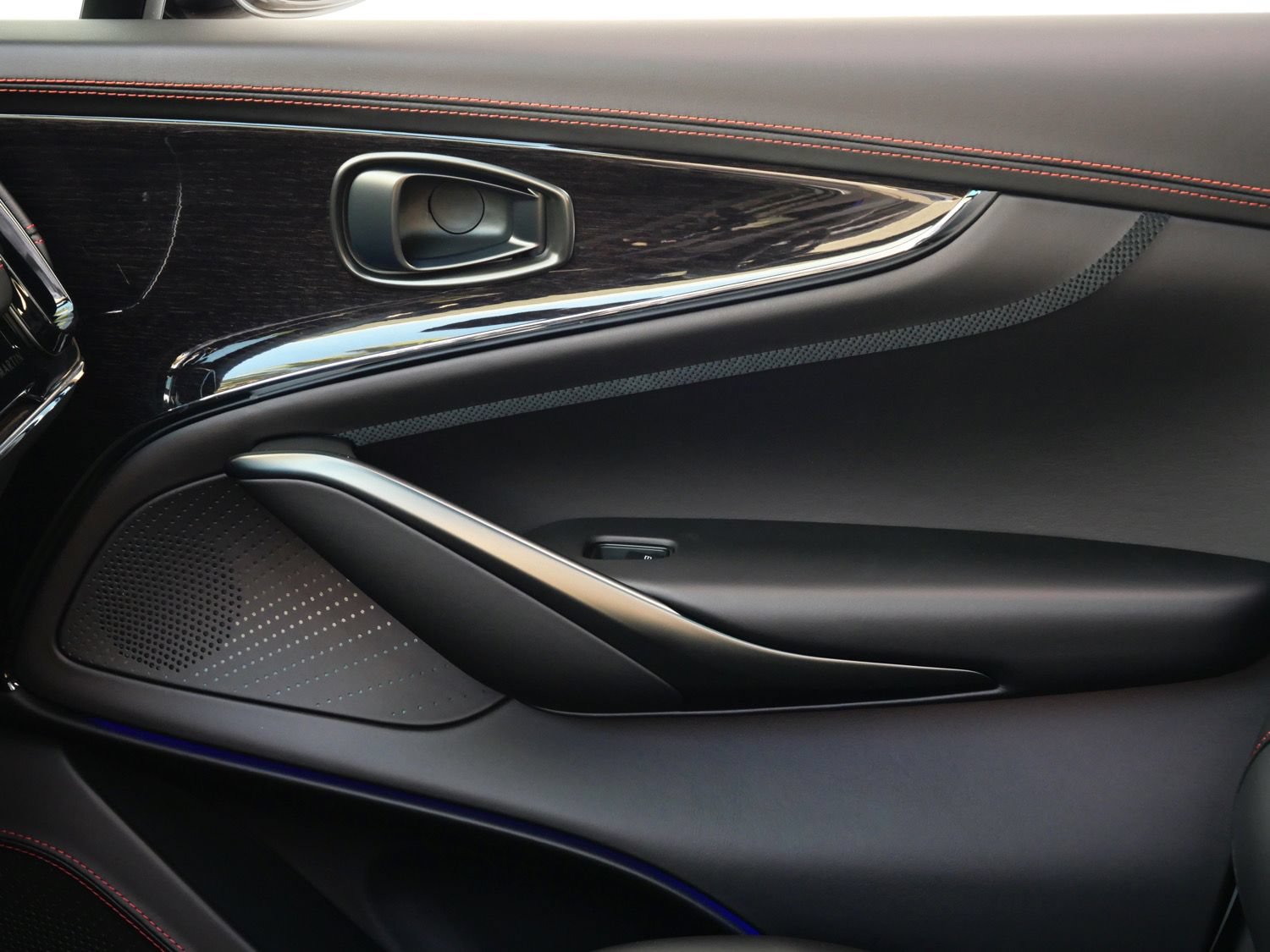 New 2026 Aston Martin DBX 707 AWD/4WD image 14