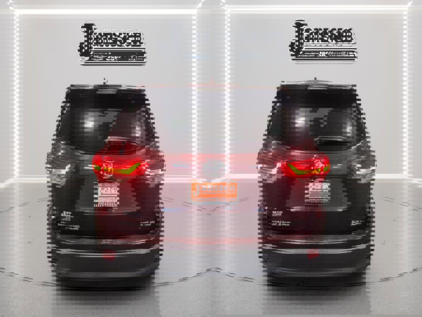 Used 2018 Toyota Highlander XLE image 4