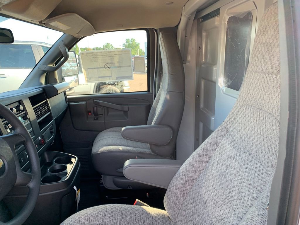 New 2025 Chevrolet Express 3500 Work Van w/ Power Convenience Package RWD image 29