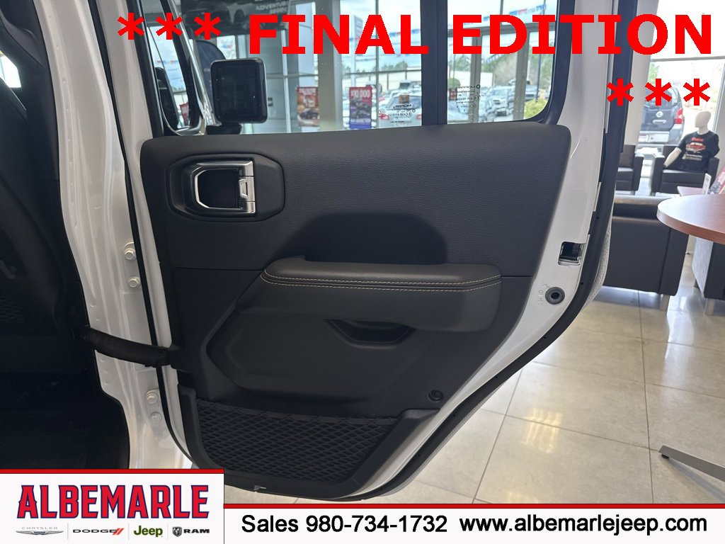 Used 2025 Jeep Wrangler Unlimited Rubicon 392 image 34