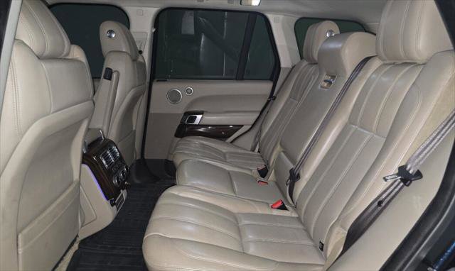 Used 2017 Land Rover Range Rover HSE image 13