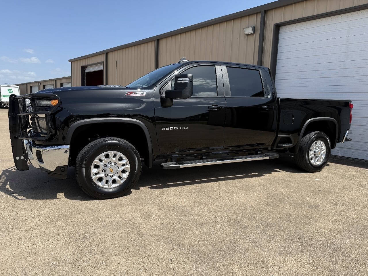 Used 2024 Chevrolet Silverado 2500 LT AWD/4WD image 4