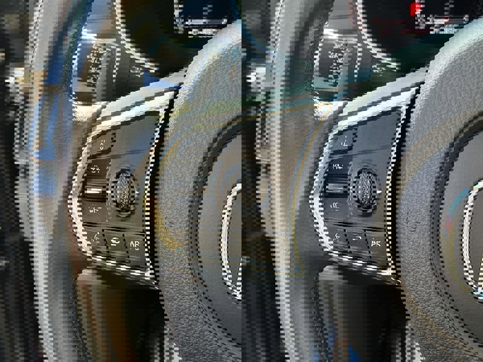 Certified 2023 Acura MDX SH-AWD w/ Technology Package image 24