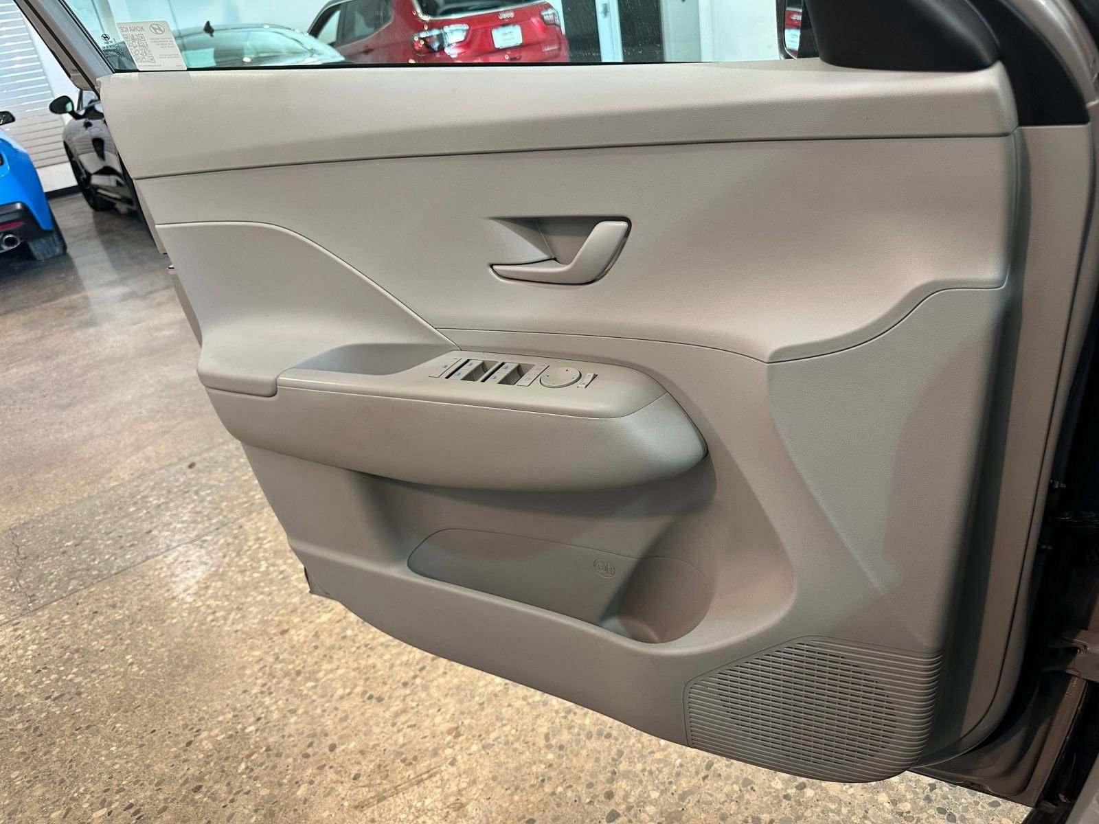 Used 2025 Hyundai Kona SEL image 18