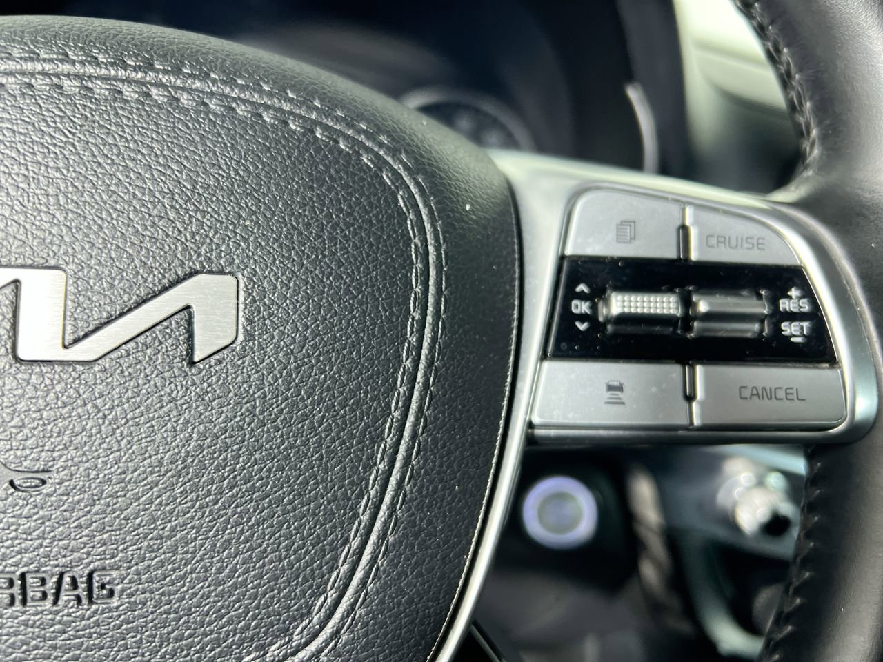 Used 2022 Kia Telluride LX AWD/4WD image 17