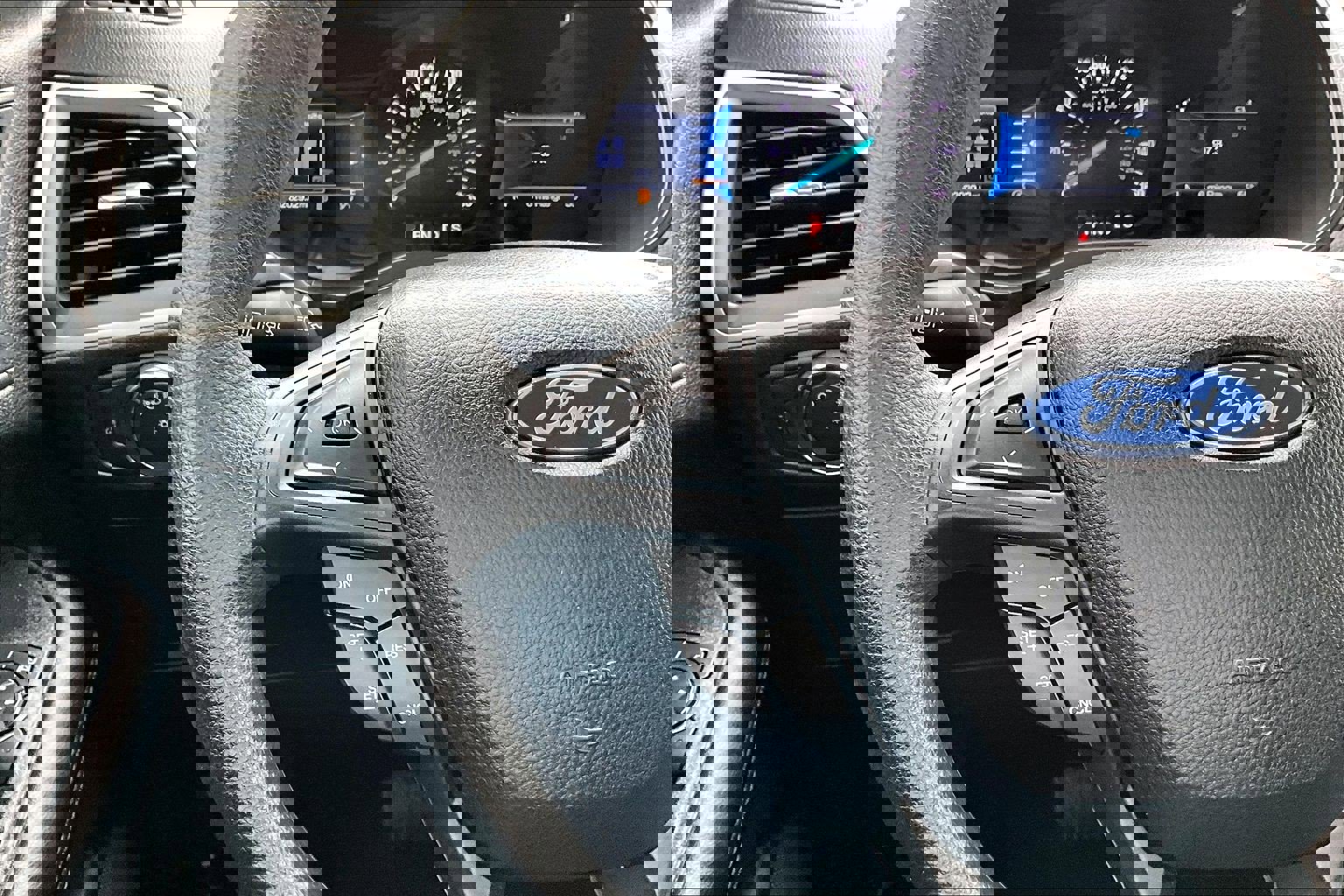 Used 2022 Ford Edge SE image 11