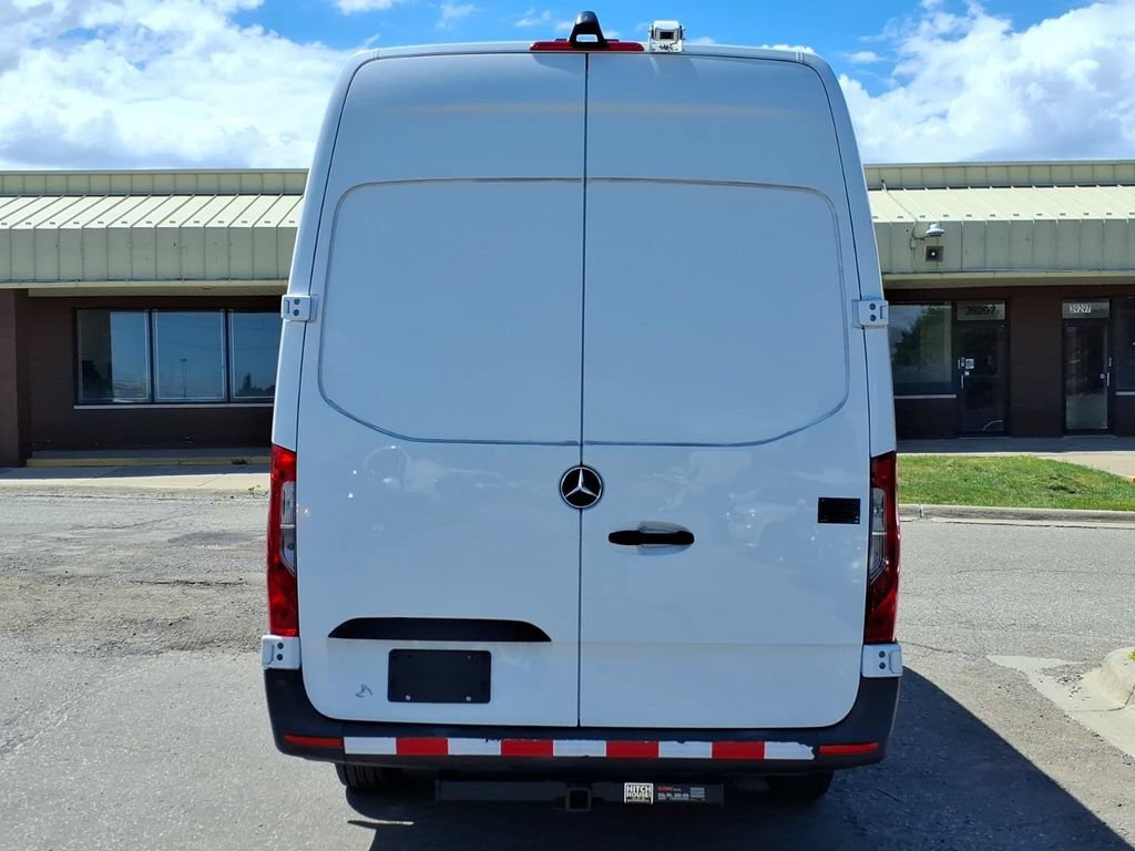 Used 2020 Mercedes-Benz Sprinter 2500 image 4