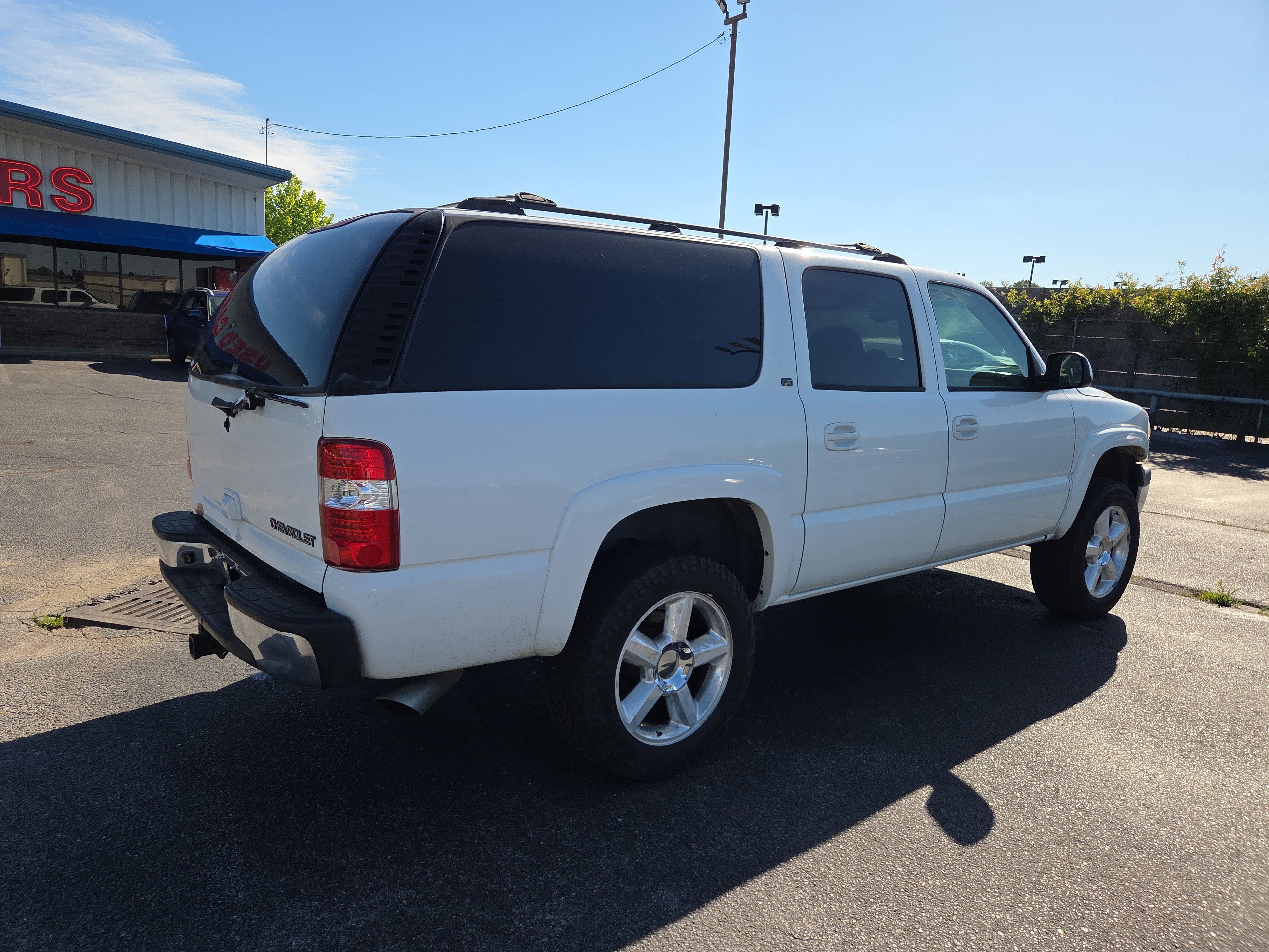 Used 2005 Chevrolet Suburban LT w/ Preferred Equipment Group RWD image 5