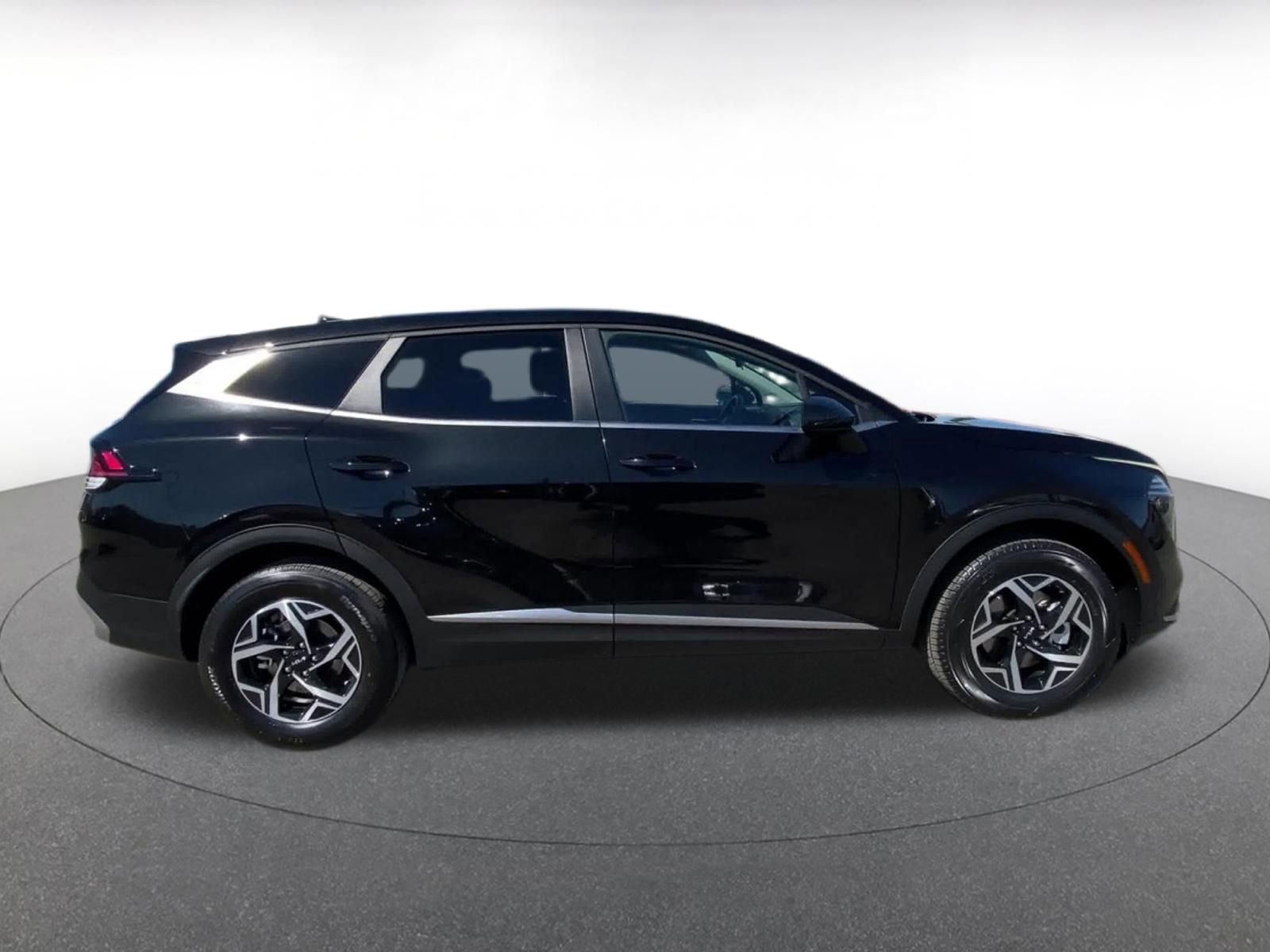 Used 2025 Kia Sportage LX image 16