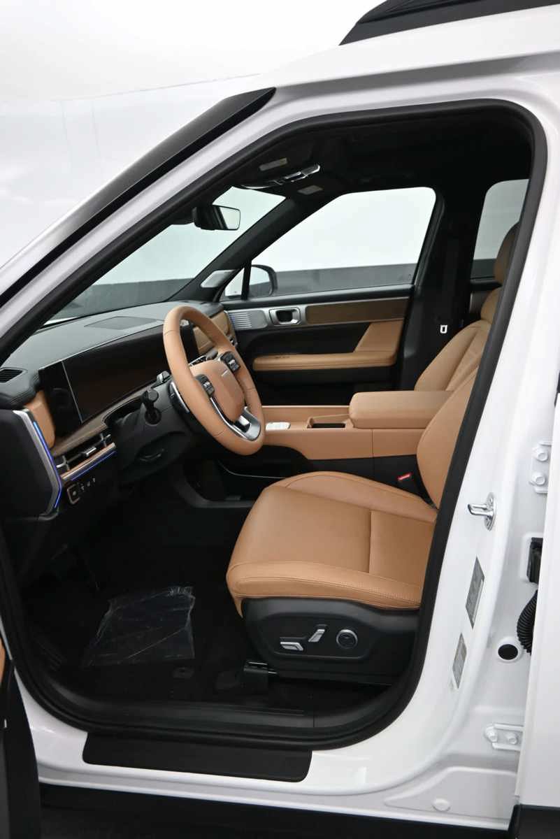 New 2027 Hyundai Santa Fe Limited AWD/4WD image 11