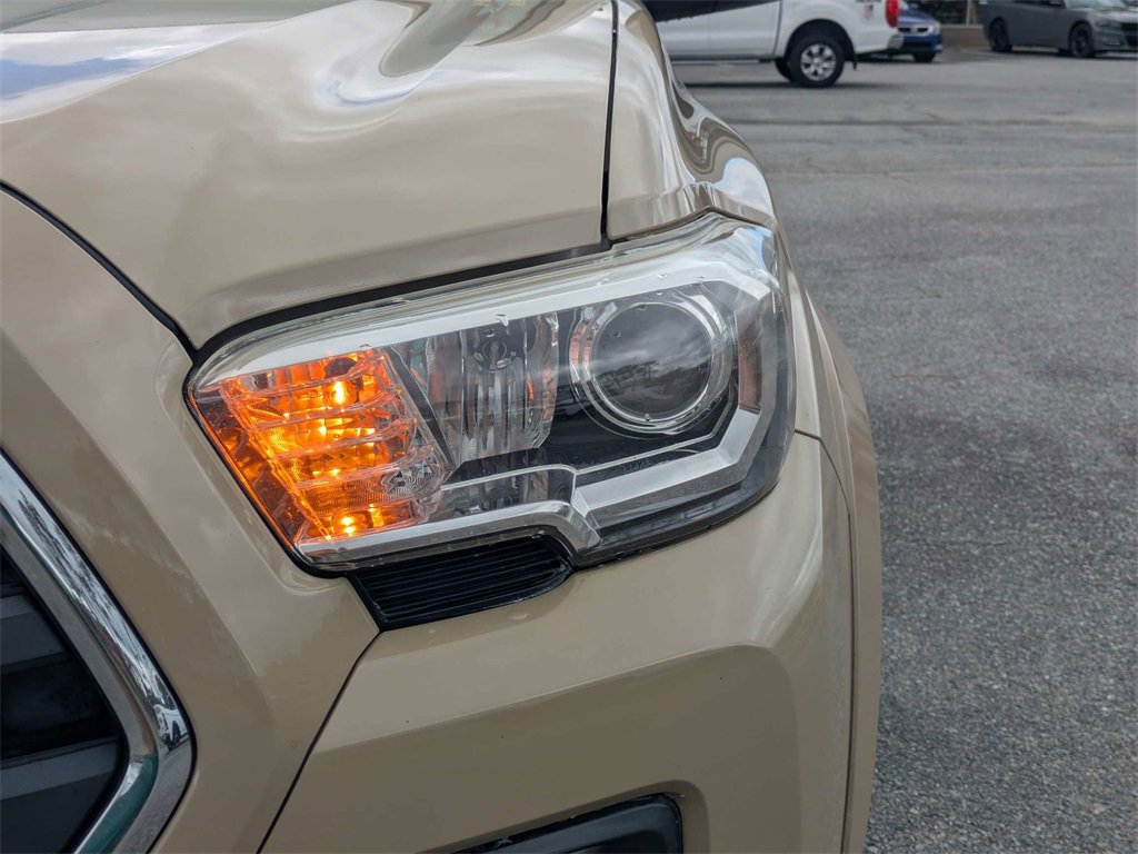 Used 2018 Toyota Tacoma SR5 image 10