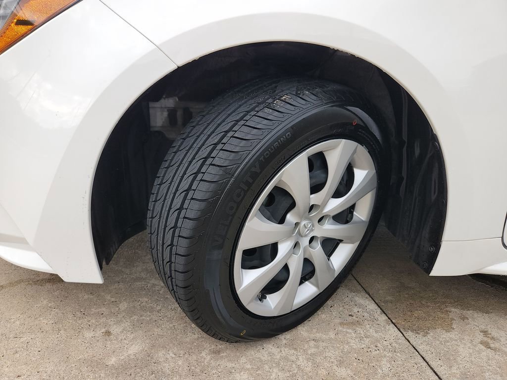 Used 2022 Toyota Corolla LE image 15