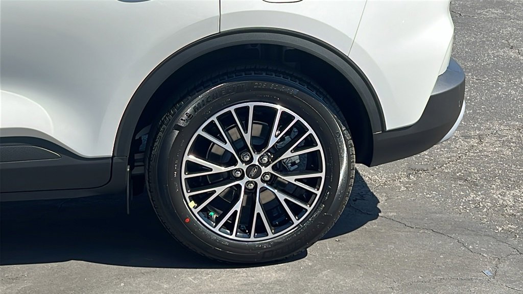 New 2025 Ford Escape SE w/ PHEV Premium Package image 11